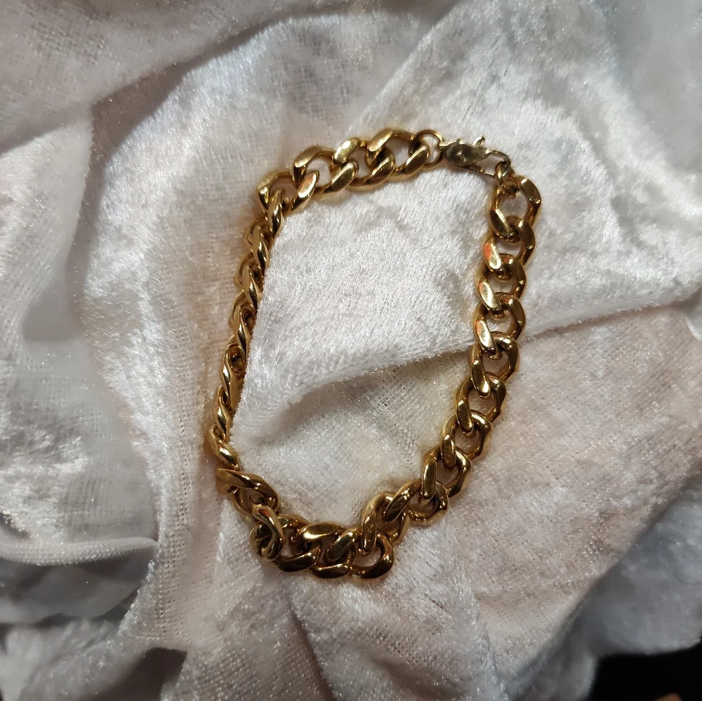 Vintage Gently Pre-loved Cuban Gold Tone Bracelet Size 7 - Picture 2 of 3